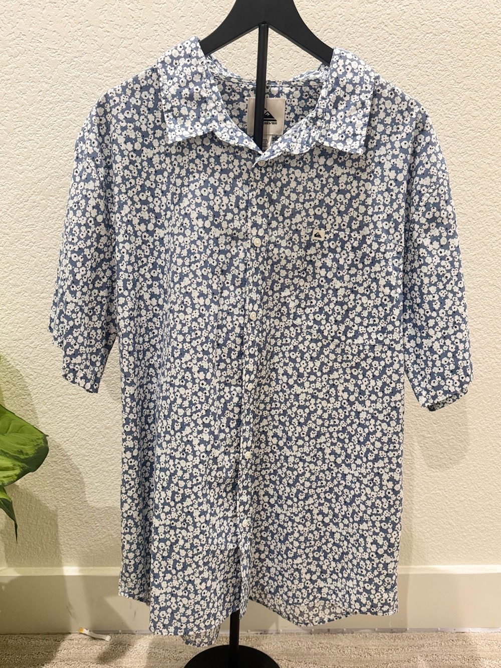QUICKSILVER Men’s Apero Classic Woven  Short Sleeve Shirt. Size XXL